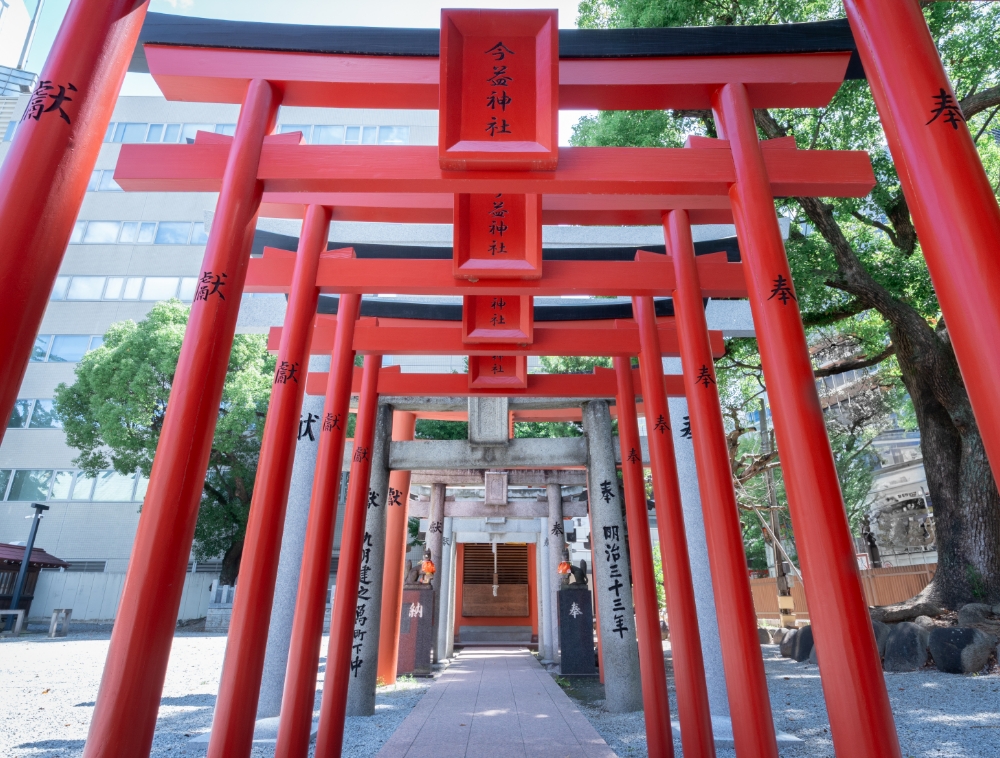 Hatsuuma-sai (Inari shrine ceremony)